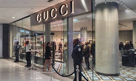 gucci men's shopping centre.